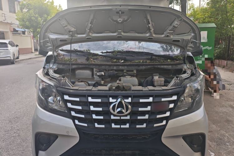 Used CHANGAN KAICHENG Xingka 2024 1.5L GDI Single-Row Short-Box Cargo Truck Standard Version Engine Bay