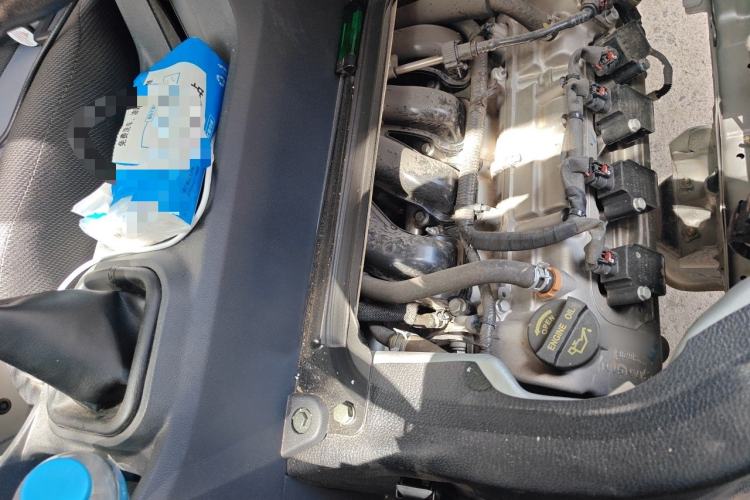 Used CHANGAN KAICHENG Xingka 2024 1.5L GDI Single-Row Short-Box Cargo Truck Standard Version Engine Bay Right