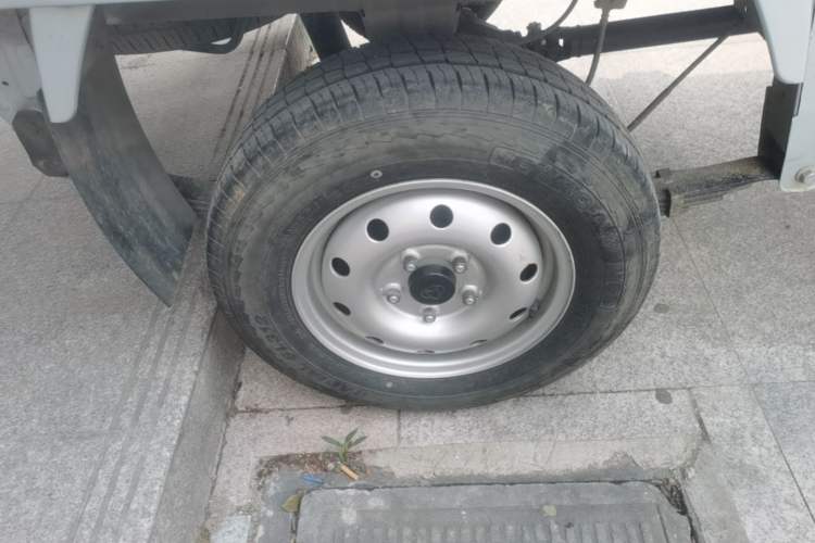 Used CHANGAN KAICHENG Xingka 2024 1.5L GDI Single-Row Long-Box Cargo Truck – Comfort Version Exterior 5