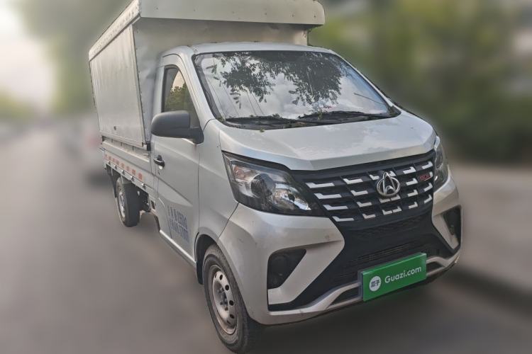 Used CHANGAN KAICHENG Xingka 2024 1.5L GDI Single-Row Short-Box Cargo Truck Standard Version Front Right 45 Deg
