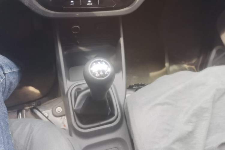 Used CHANGAN KAICHENG Xingka 2024 1.5L GDI Single-Row Long-Box Cargo Truck – Comfort Version Gear Lever