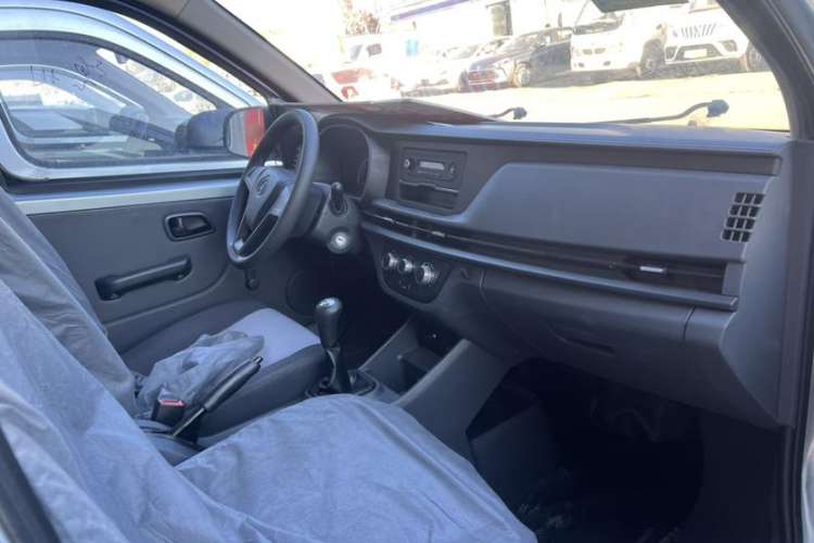 Used CHANGAN KAICHENG Xingka 2024 1.5L GDI Single-Row Short-Box Cargo Truck Basic Version Interior 2