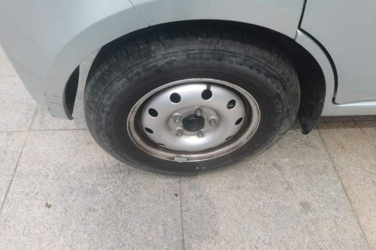 Used CHANGAN KAICHENG Xingka 2024 1.5L GDI Single-Row Long-Box Cargo Truck – Comfort Version Left Front Wheel Hub