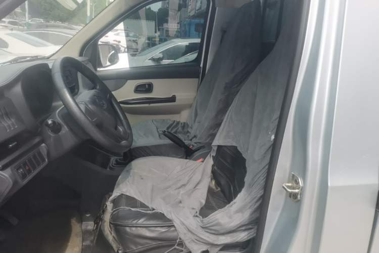 Used CHANGAN KAICHENG Xingka 2024 1.5L GDI Single-Row Long-Box Cargo Truck – Comfort Version Left Rear Seat
