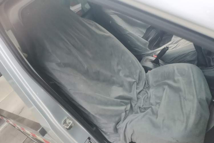 Used CHANGAN KAICHENG Xingka 2024 1.5L GDI Single-Row Long-Box Cargo Truck – Comfort Version Right Front Seat