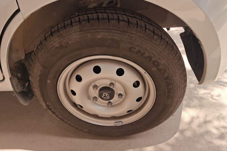 Used CHANGAN KAICHENG Xingka 2024 1.5L GDI Single-Row Short-Box Cargo Truck Standard Version Right Front Wheel Hub