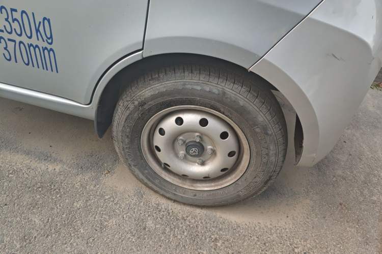 Used CHANGAN KAICHENG Xingka 2024 1.5L GDI Single-Row Short-Box Cargo Truck Standard Version Right Front Wheel Hub