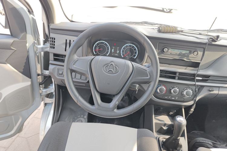 Used CHANGAN KAICHENG Xingka 2024 1.5L GDI Double-Cab Long-Box Cargo Vehicle – Comfort Edition Steering Wheel