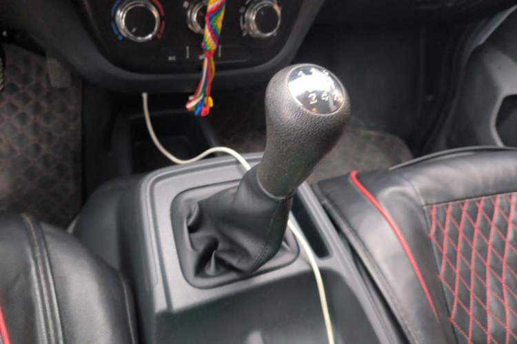 Used CHANGAN KAICHENG Xingka PLUS 2022 1.6L Luxury Edition Air-Conditioned Double-Cab Standard Vehicle DAM16KR Gear Lever
