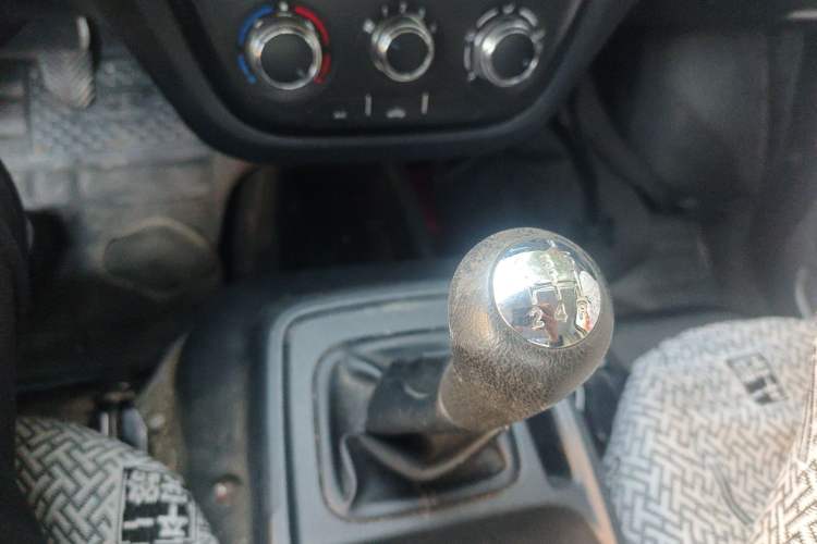 Used CHANGAN KAICHENG Xingka PLUS 2022 1.6L Comfort-Grade Air-Conditioned Single-Row Standard Vehicle DAM16KR Gear Lever