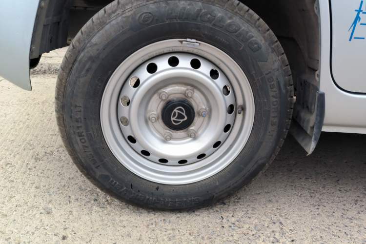 Used CHANGAN KAICHENG Xingka PLUS 2022 1.6L Luxury Edition Air-Conditioned Double-Cab Standard Vehicle DAM16KR Right Front Wheel Hub