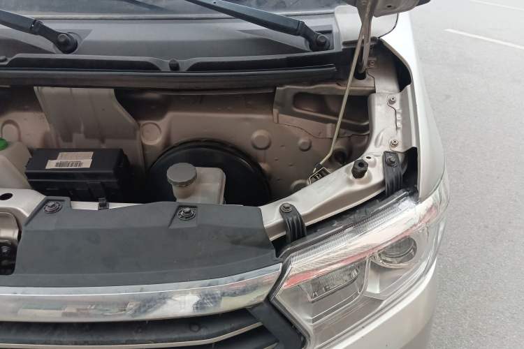 Used CHANGAN KUAYUE 2021 Luxury 7-Seater Bus with Huichuan System Engine Bay Left