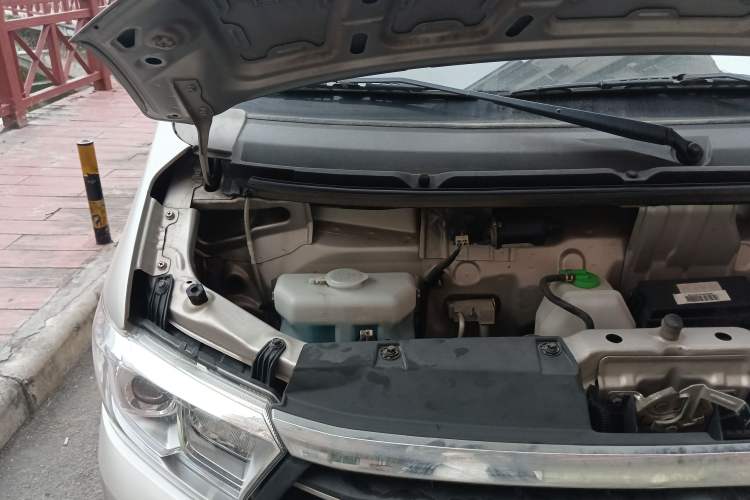 Used CHANGAN KUAYUE 2021 Luxury 7-Seater Bus with Huichuan System Engine Bay Right
