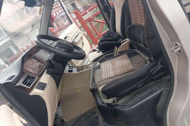 Used CHANGAN KUAYUE 2021 Luxury 7-Seater Bus with Huichuan System Left Front Seat