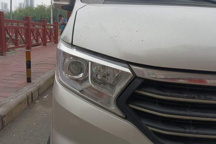 Used CHANGAN KUAYUE 2021 Luxury 7-Seater Bus with Huichuan System Right Front Headlight