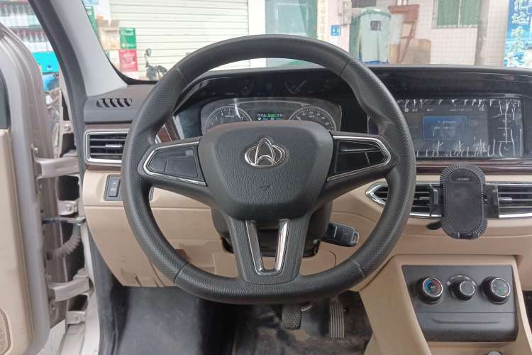 Used CHANGAN KUAYUE 2021 Luxury 7-Seater Bus with Huichuan System Steering Wheel