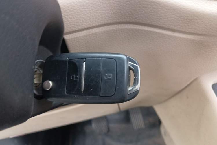 Used CHANGAN KUAYUE 2021 Luxury 7-Seater Bus with Huichuan System Vehicle Key