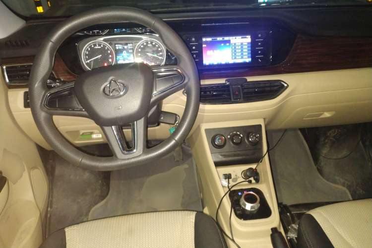 Used CHANGAN KUAYUE 2021 Luxury 6-Seater Passenger Bus with Huichuan System Center Console