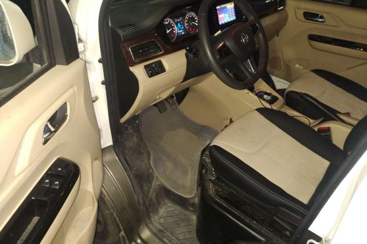 Used CHANGAN KUAYUE 2021 Luxury 6-Seater Passenger Bus with Huichuan System Driver Seat