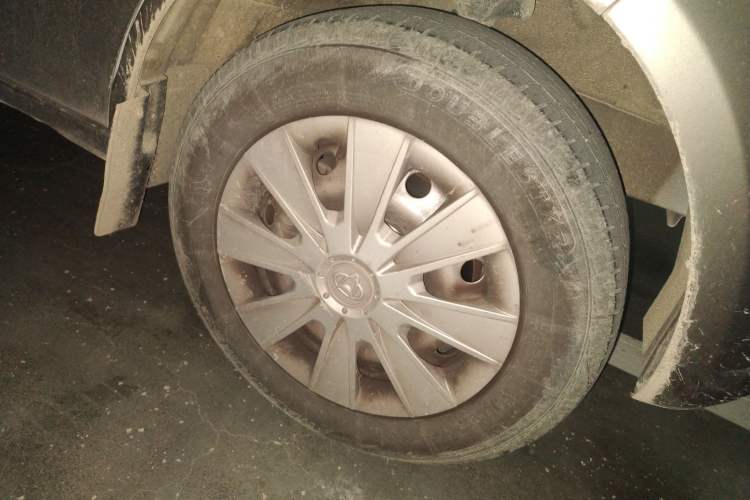 Used CHANGAN KUAYUE 2021 Luxury 6-Seater Passenger Bus with Huichuan System Right Front Wheel Hub