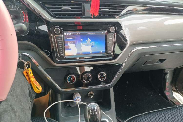 Used CHANGAN KUAYUE Wang F3 2021 1.6L Luxury Short-Wheelbase DAM16KL Audio And AC Panel