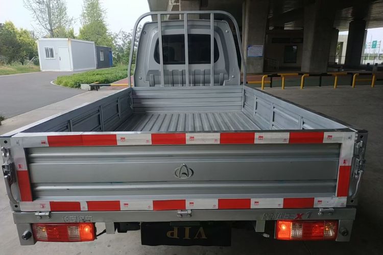 Used CHANGAN KUAYUE Wang X1 2018 1.2L Standard Model Double-Cab with Single Rear Wheel Standard Cargo Bed – LJ469Q-AEB Exterior 4