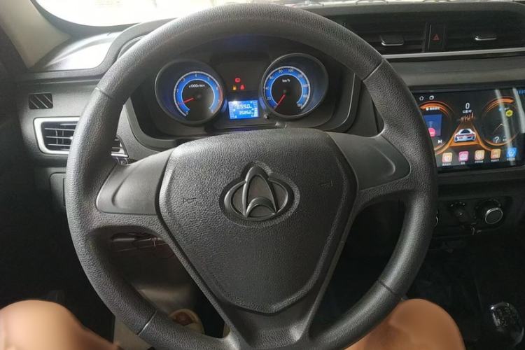 Used CHANGAN KUAYUE Wang X1 2018 1.2L Standard Model Double-Cab with Single Rear Wheel Standard Cargo Bed – LJ469Q-AEB Interior 1