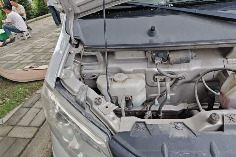 Used CHANGAN KUAYUE Wang X1 2018 1.5L Standard Single-Row Single-Rear-Wheel Extended Cargo Bed DK15C Engine Bay Right