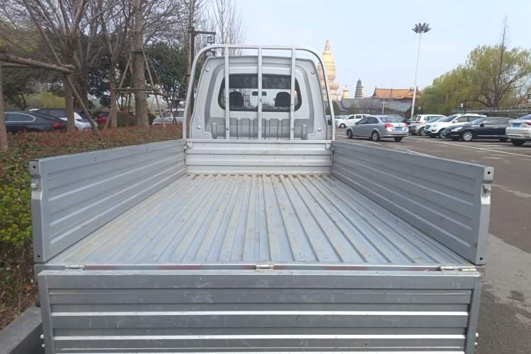 Used CHANGAN KUAYUE Wang X1 2022 1.2L Comfort-Grade Cargo Vehicle Single Cab with Dual Rear Wheels 2990 mm Wheelbase 3.05-Meter Length LJ469Q-AEB Trunk