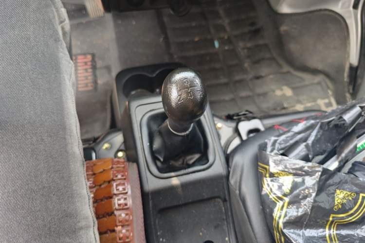 Used CHANGAN KUAYUE Wang X1 2022 1.2L Comfort-Grade Cargo Vehicle Single Cab with Dual Rear Wheels 2990 mm Wheelbase 3.05-Meter Length LJ469Q-AEB Gear Lever