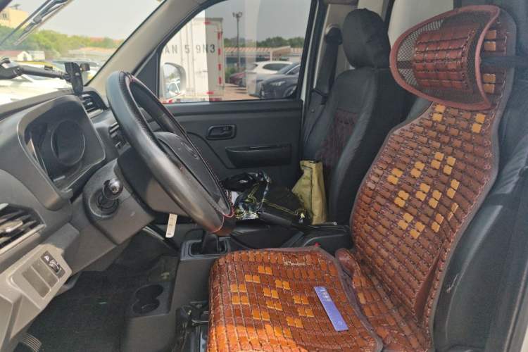 Used CHANGAN KUAYUE Wang X1 2022 1.2L Comfort-Grade Cargo Vehicle Single Cab with Dual Rear Wheels 2990 mm Wheelbase 3.05-Meter Length LJ469Q-AEB Left Front Seat