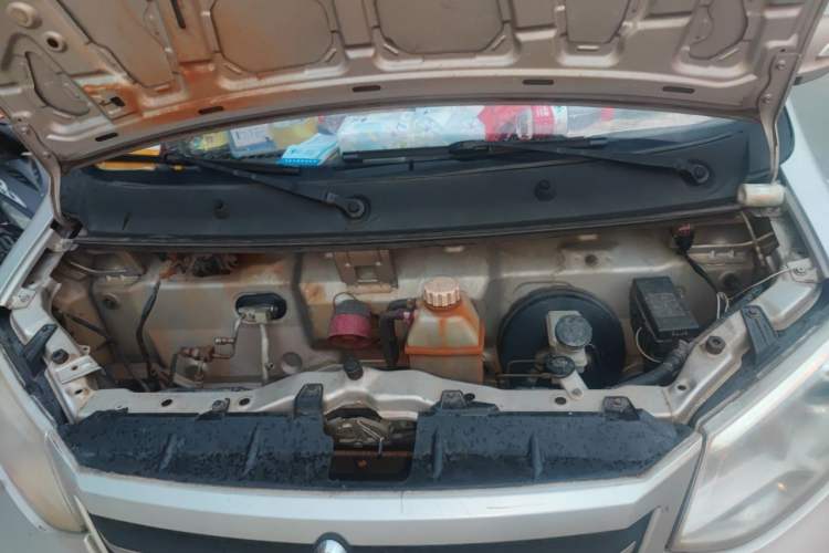 Used CHANGAN KUAYUE Wang X3 2018 1.5L Mid-Range Single-Cab with Dual Rear Wheels and Standard Cargo Bed DK15C Engine Bay