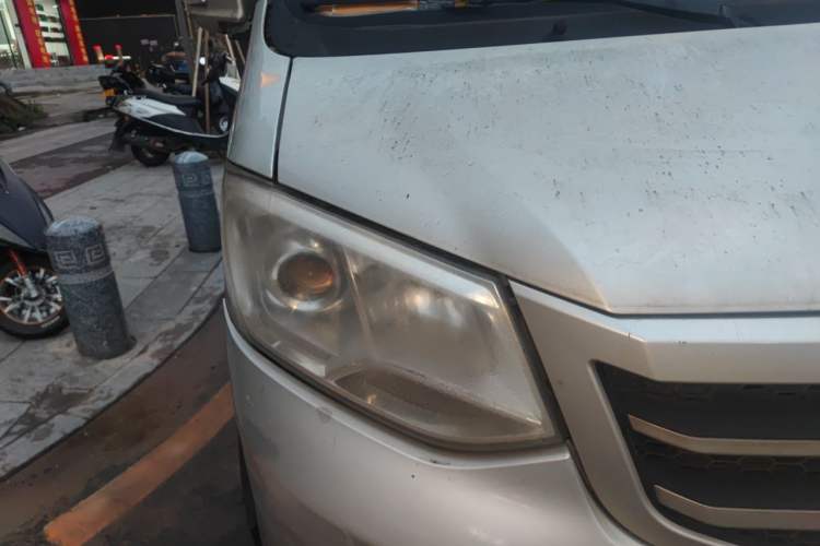Used CHANGAN KUAYUE Wang X3 2018 1.5L Mid-Range Single-Cab with Dual Rear Wheels and Standard Cargo Bed DK15C Right Front Headlight