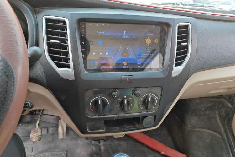 Used CHANGAN KUAYUE Wang X3 2018 1.5L Mid-Range Version Double Cab with Extended Cargo Bed and Dual Rear Wheels – DK15C Audio And AC Panel