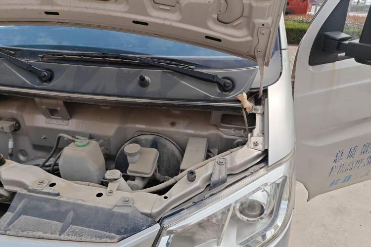 Used CHANGAN KUAYUE Wang X3 2018 1.5L Mid-Range Version Double Cab with Extended Cargo Bed and Dual Rear Wheels – DK15C Engine Bay Left