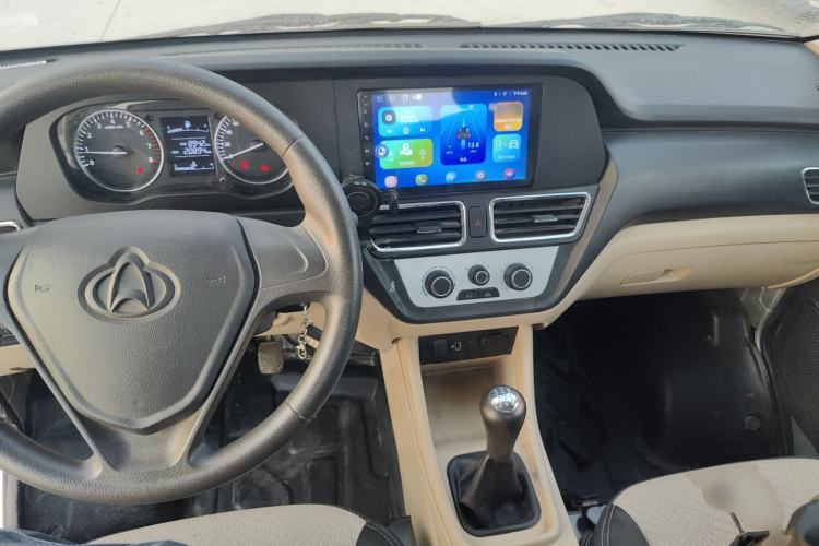 Used CHANGAN KUAYUE Wang X3 2021 1.6L Standard Single-Row Dual Rear Wheels 3300mm Cargo Bed DAM16KR Center Console