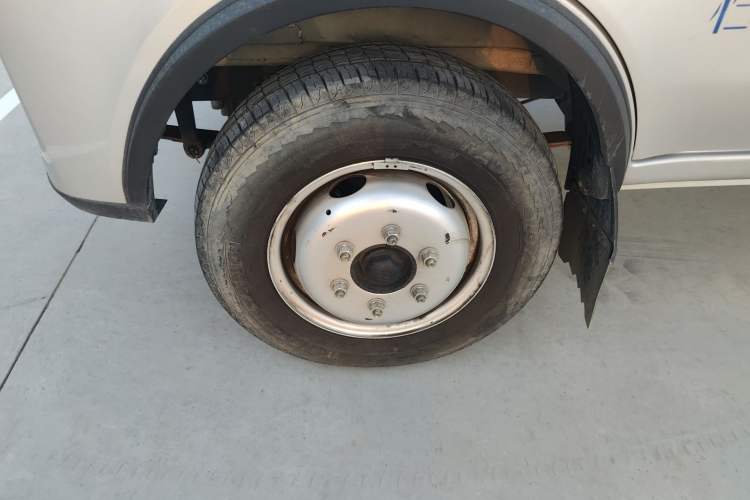 Used CHANGAN KUAYUE Wang X3 2021 1.6L Standard Single-Row Dual Rear Wheels 3300mm Cargo Bed DAM16KR Left Front Wheel Hub