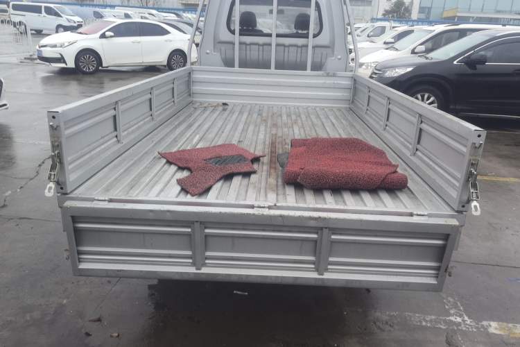 Used CHANGAN KUAYUE Wang X3 2021 1.6L Standard Version Double Cab with Dual Rear Wheels 2710mm Cargo Bed DAM16KR Trunk