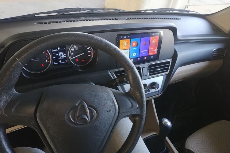 Used CHANGAN KUAYUE Wang X3 2022 1.6L Flagship PLUS Cargo Truck Single Cab with Dual Rear Wheels 3400 mm Wheelbase 3.3-Meter Length DAM16KR Center Console