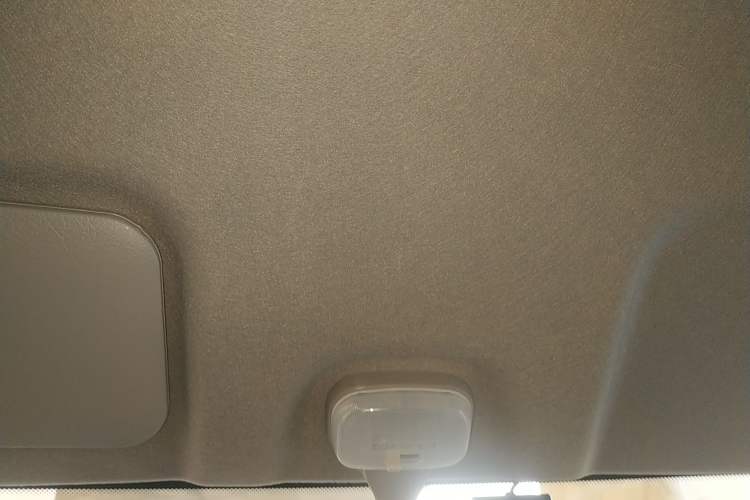 Used CHANGAN KUAYUE Wang X3 2022 1.6L Flagship PLUS Cargo Truck Single Cab with Dual Rear Wheels 3400 mm Wheelbase 3.3-Meter Length DAM16KR Headliner