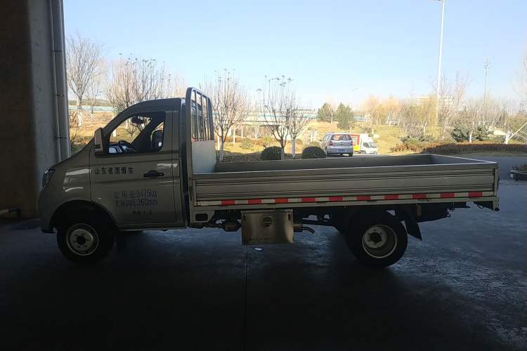 Used CHANGAN KUAYUE Wang X3 2022 1.6L Flagship PLUS Cargo Truck Single Cab with Dual Rear Wheels 3400 mm Wheelbase 3.3-Meter Length DAM16KR Left Side