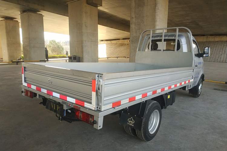 Used CHANGAN KUAYUE Wang X3 2022 1.6L Flagship PLUS Cargo Truck Single Cab with Dual Rear Wheels 3400 mm Wheelbase 3.3-Meter Length DAM16KR Rear Right 45 Deg