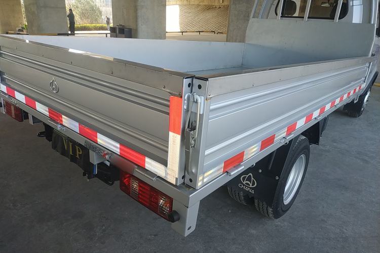 Used CHANGAN KUAYUE Wang X3 2022 1.6L Flagship PLUS Cargo Truck Single Cab with Dual Rear Wheels 3400 mm Wheelbase 3.3-Meter Length DAM16KR Right Rear Taillight