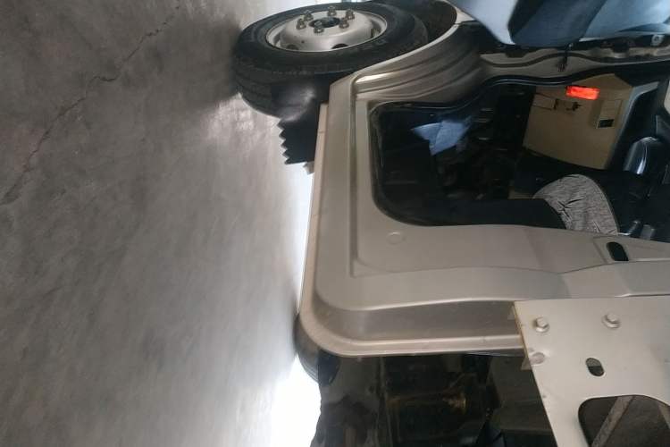 Used CHANGAN KUAYUE Wang X5 2018 1.5L PLUS Mid-Range Single-Cab with Dual Rear Wheels and Standard Cargo Bed DK15C Left Side Sill