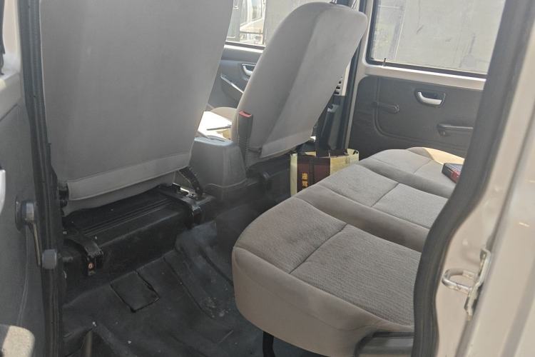 Used CHANGAN KUAYUE Wang X5 2021 1.6L Gasoline Comfort Edition Double Cab with Dual Rear Wheels 2850mm Cargo Bed DAM16KR Left Rear Seat