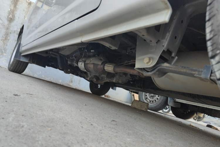 Used CHANGAN KUAYUE Xing V3 2023 1.5L Gasoline Comfort Edition 5-Seat Passenger Vehicle Chassis Rear Left