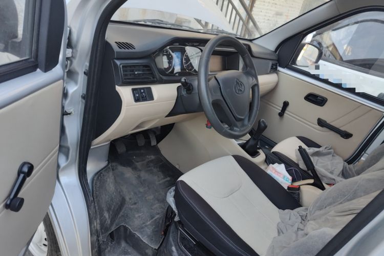 Used CHANGAN KUAYUE Xing V3 2023 1.5L Gasoline Comfort Edition 5-Seat Passenger Vehicle Driver Seat
