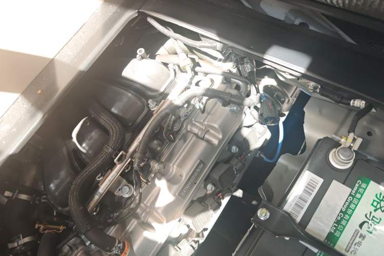 Used CHANGAN KUAYUE Xing V3 2023 1.5L Gasoline Comfort Edition 5-Seat Passenger Vehicle Engine Bay Left