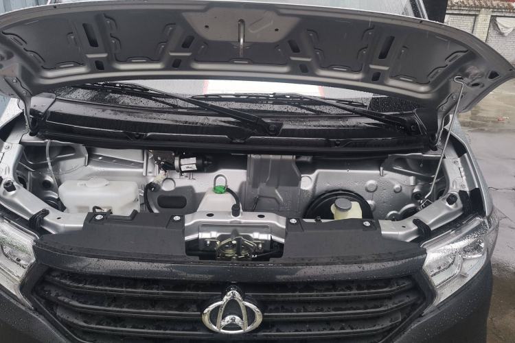 Used CHANGAN KUAYUE Xing V3 2023 1.3L Gasoline Standard Model 5-Seater Passenger Vehicle Engine Bay