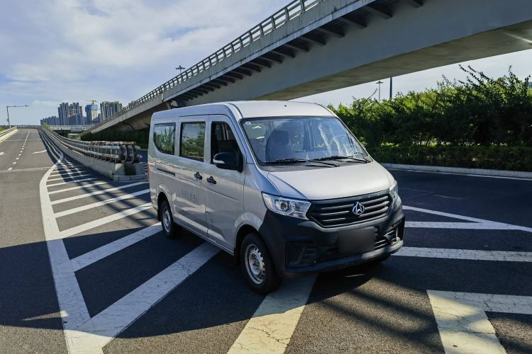 Used CHANGAN KUAYUE Xing V3 2023 1.3L Gasoline Standard Model 5-Seater Passenger Vehicle Exterior 2